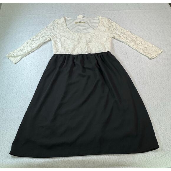 NWT Pixi + Ivy White and Black Dress with Lace Detailed Top Medium 3/4 Sleeve - Picture 2 of 16